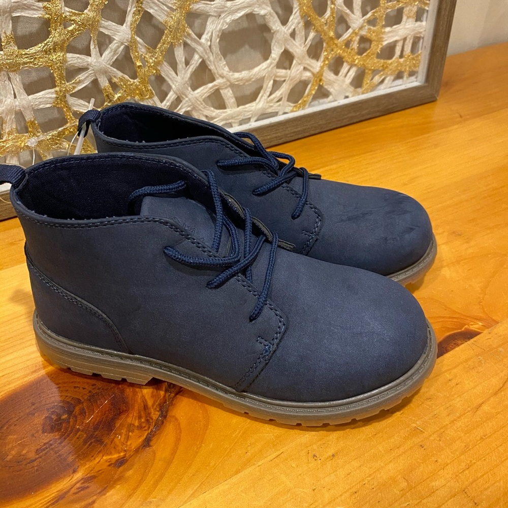 NWT New OshKosh Blue Boots shoes Boys Size 13